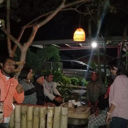 Hotel Edelweis 2 Bajawa Buitenkant foto