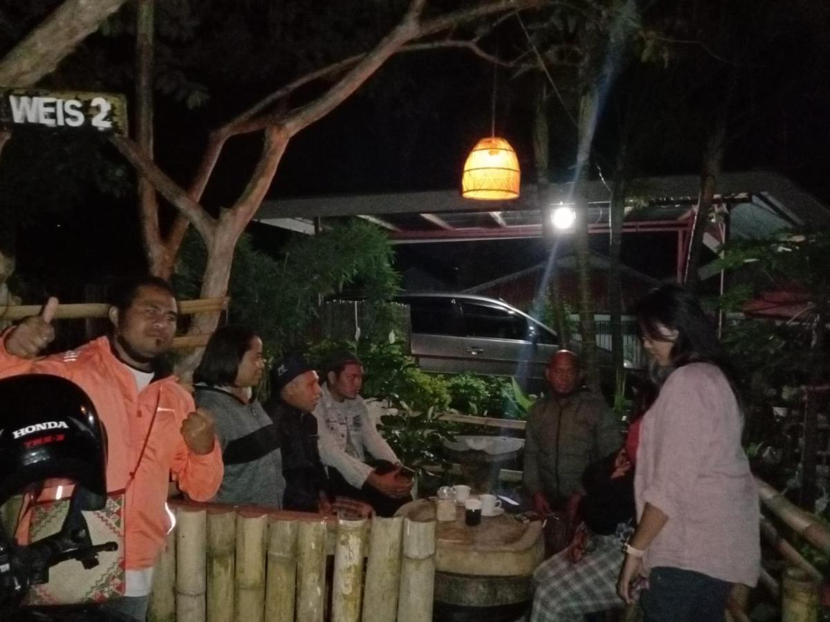 Hotel Edelweis 2 Bajawa Buitenkant foto
