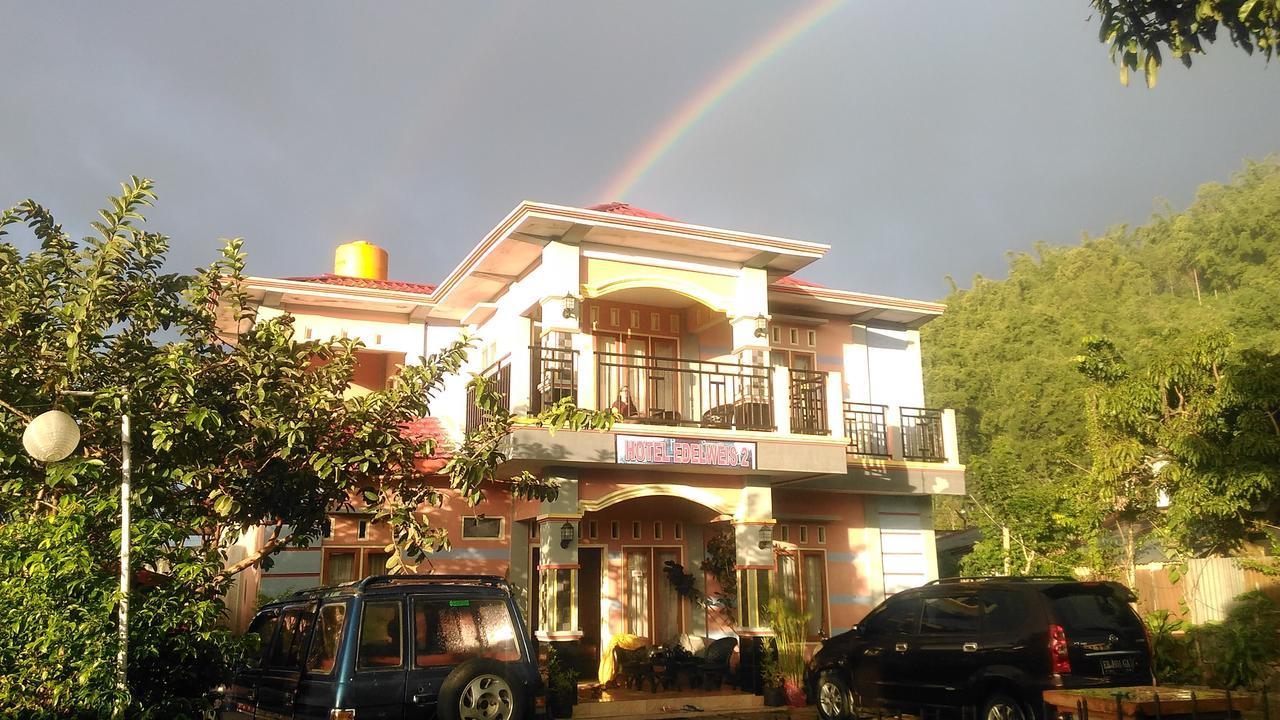 Hotel Edelweis 2 Bajawa Buitenkant foto