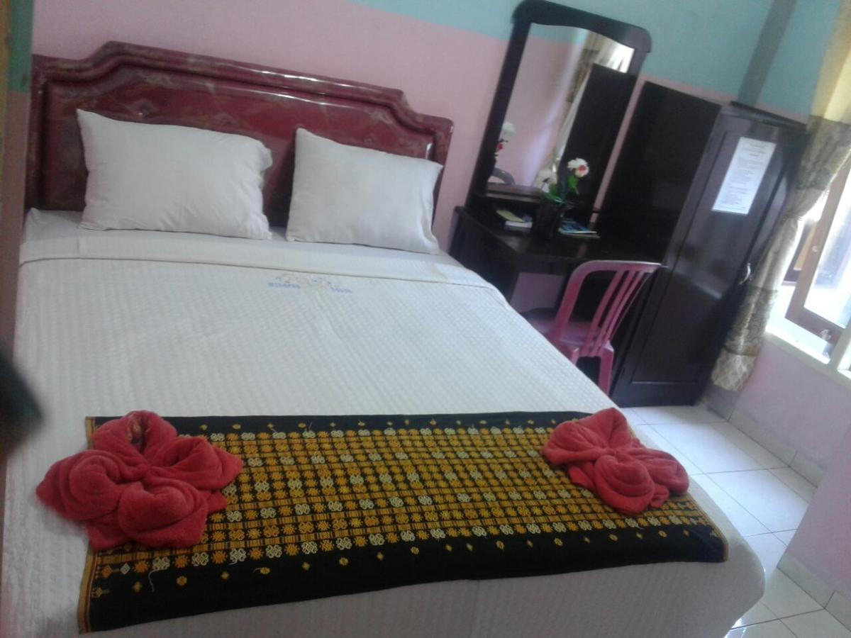 Hotel Edelweis 2 Bajawa Buitenkant foto